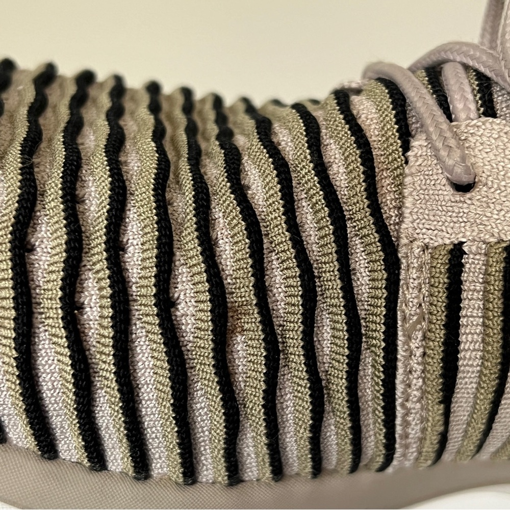 Nike Roshe Two Flyknit Neutral Olive Women’s 9.5/ Men’s 8 - Picture 4 of 6